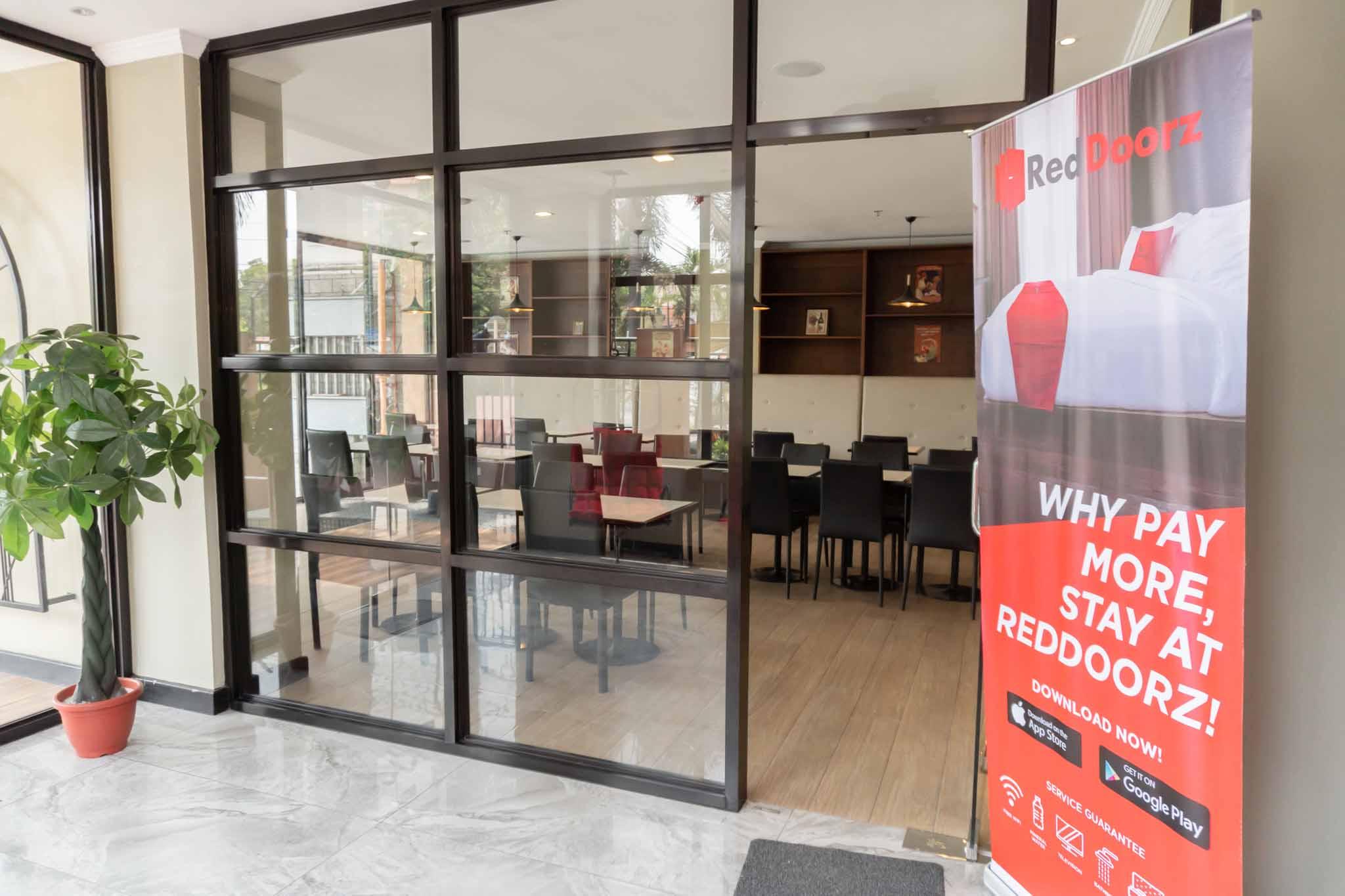 Reddoorz Plus At Mm Hotel Las Pinas Former Reddoorz Plus Near Bamboo Organ Exterior photo