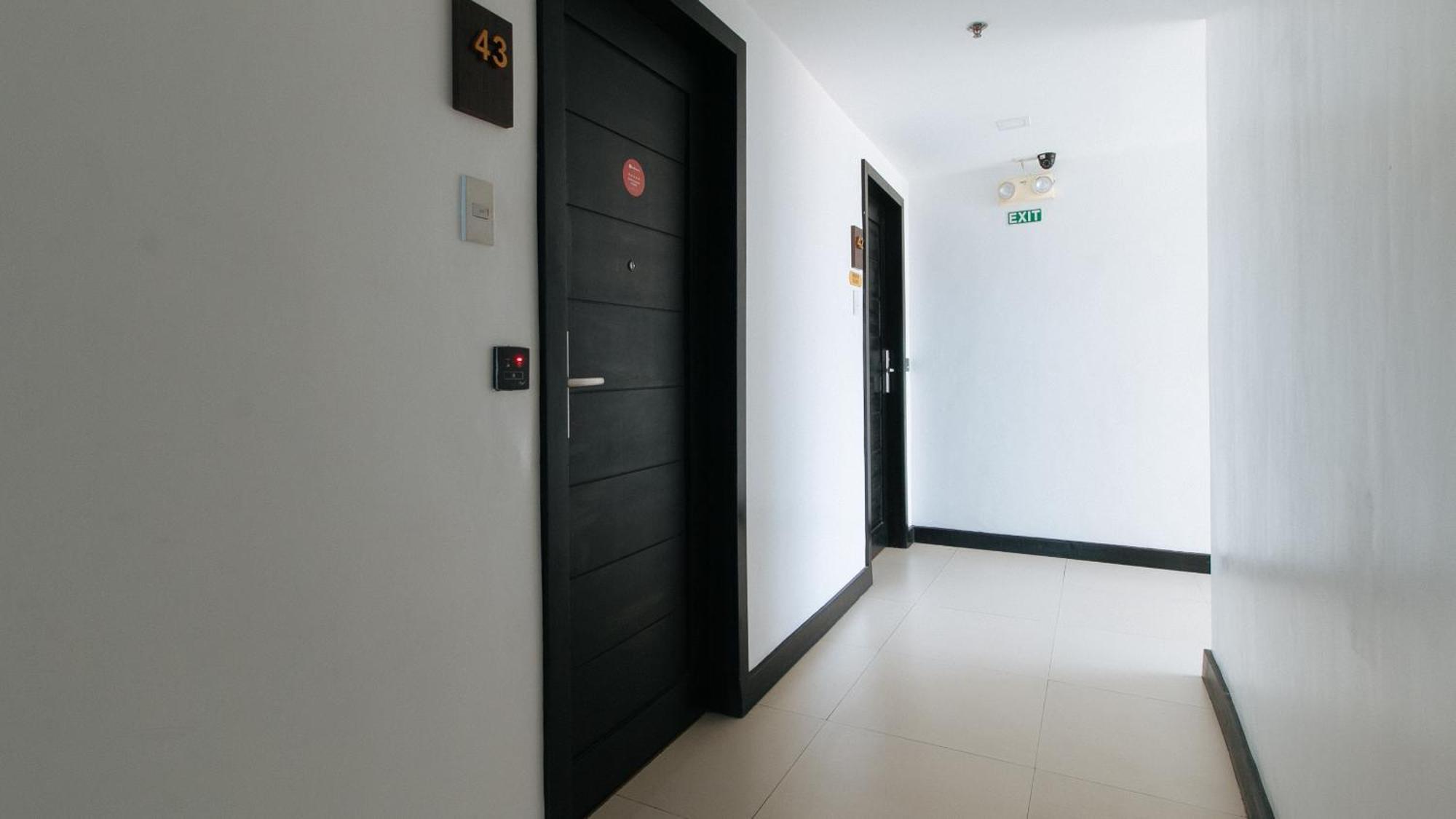 Reddoorz Plus At Mm Hotel Las Pinas Former Reddoorz Plus Near Bamboo Organ Exterior photo