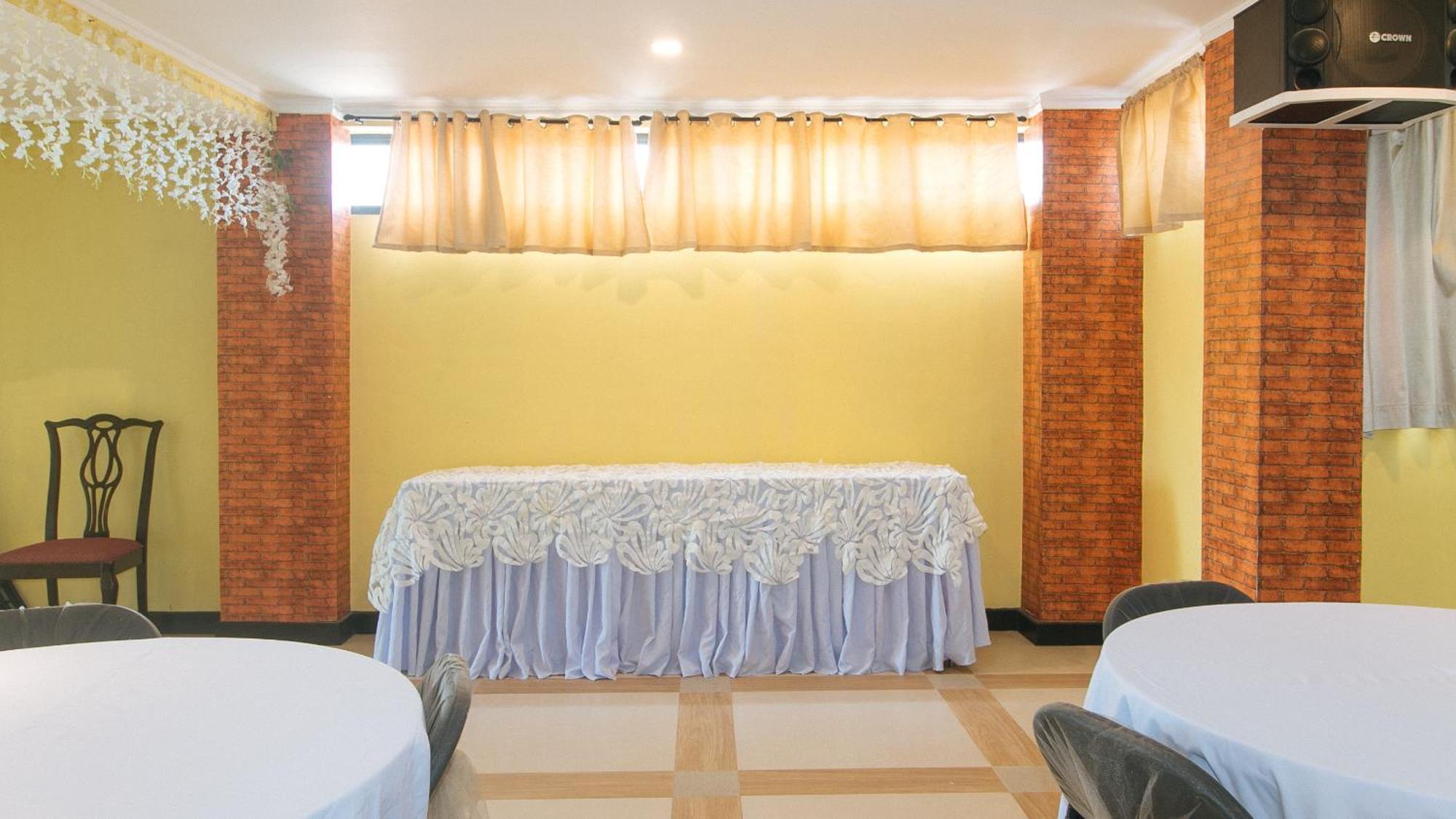 Reddoorz Plus At Mm Hotel Las Pinas Former Reddoorz Plus Near Bamboo Organ Exterior photo