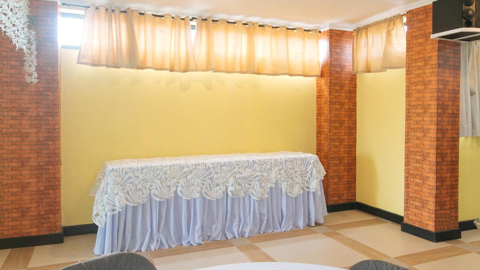 Reddoorz Plus At Mm Hotel Las Pinas Former Reddoorz Plus Near Bamboo Organ Exterior photo