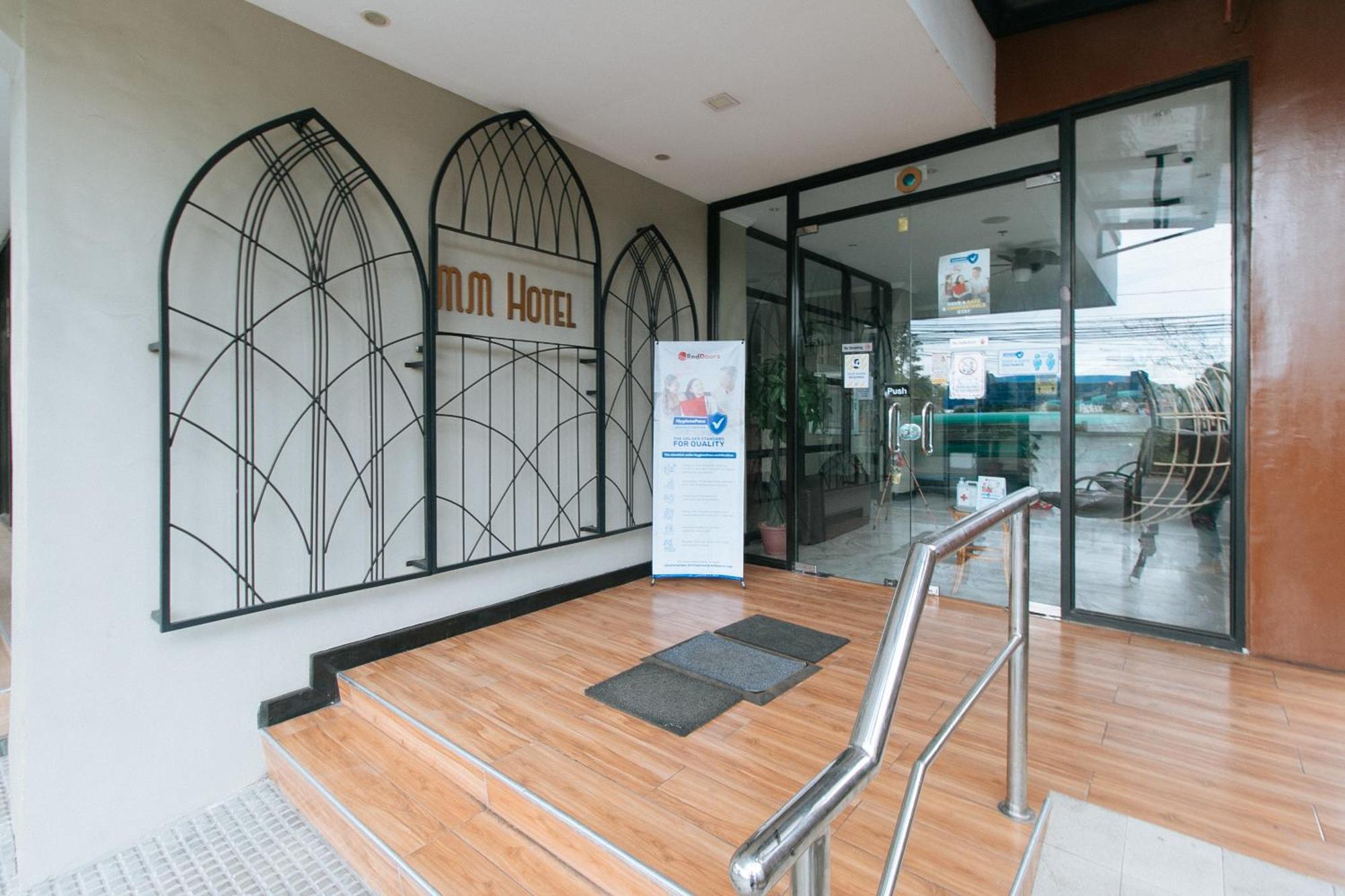 Reddoorz Plus At Mm Hotel Las Pinas Former Reddoorz Plus Near Bamboo Organ Exterior photo